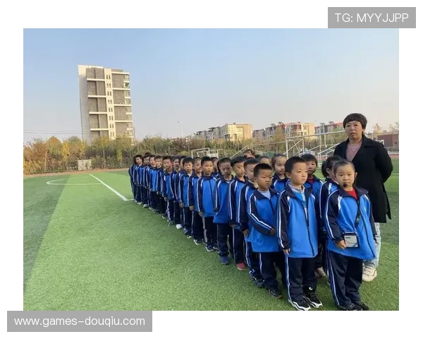 斗球体育训练方法：科学训练计划提升身体素质与比赛表现