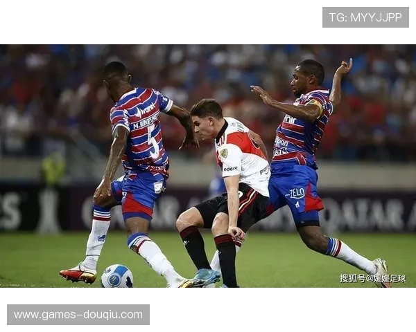 斗球帝直播app下载官方正版，提供高清足球赛事直播、赛事资讯和互动社区功能介绍